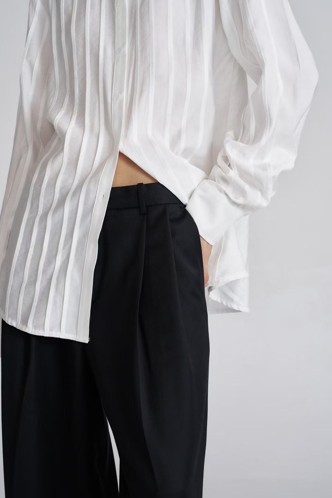 05-SLEEK PLEATS SHIRT