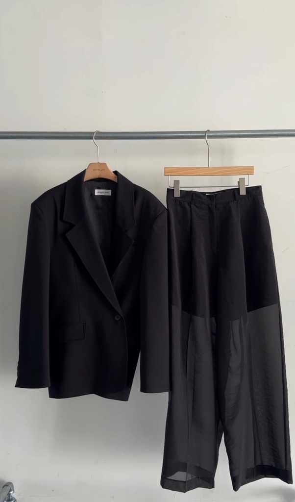 06-BUTTON BLAZER