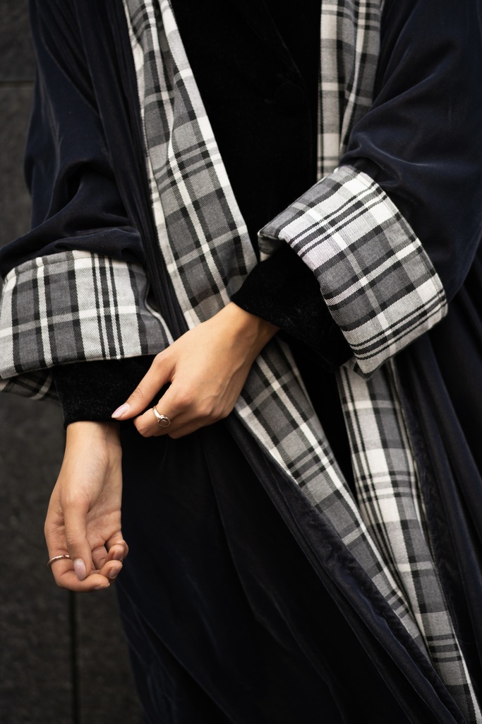 CHECKERED NAVY BISHT
