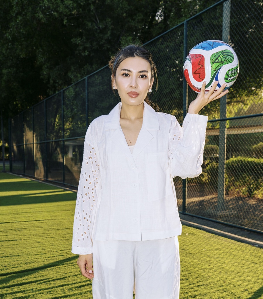 S26-D2-03 EYELET TOP (S)
