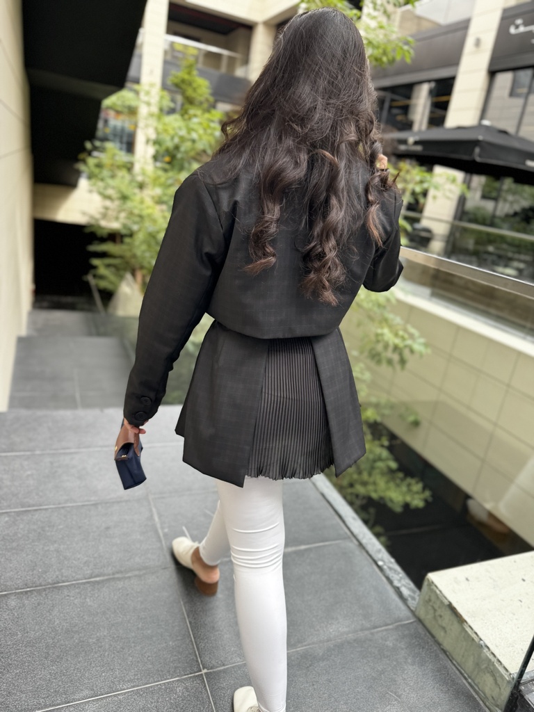 BLACK BACK CHIFFON TWIST BLAZER